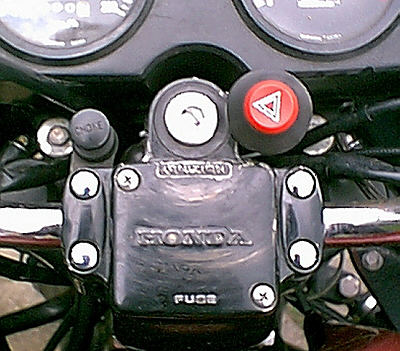 zum Vergr��ern klicken    CX500SicherungskastenChromkappen + Edelstahlschrauben