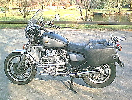 1. HONDA CX 500 Bj.79 BATTERIEHALTER HALTER BATTERIE TRÄGER RAHMEN VE